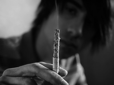 轰炸电话网页版